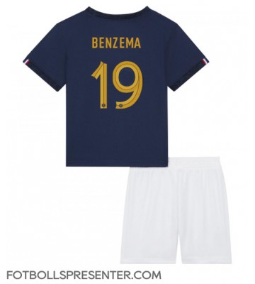 Frankrike Karim Benzema #19 Hemmatröja Barn VM 2022 Kortärmad (+ korta byxor)